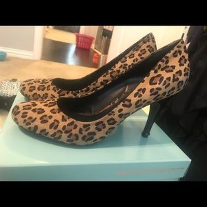 Jessica Simpson Leopard pumps